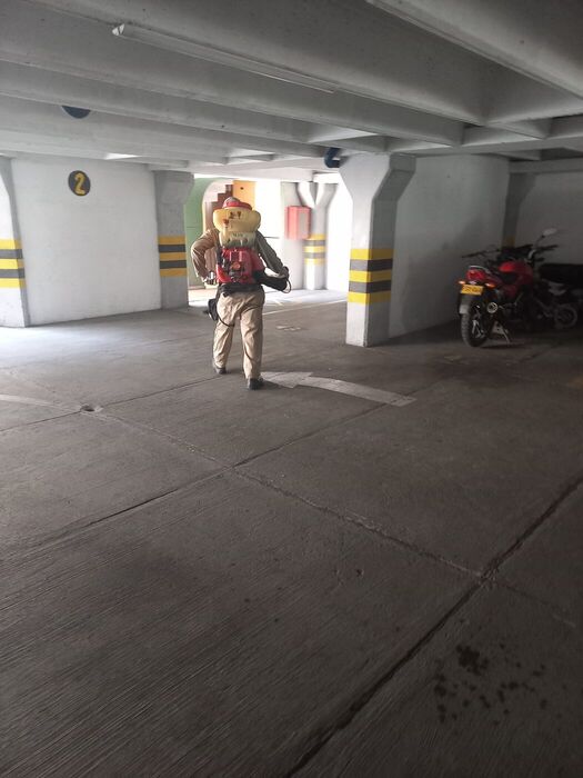 Nebulización del parqueadero subterráneo de un conjunto en Cali